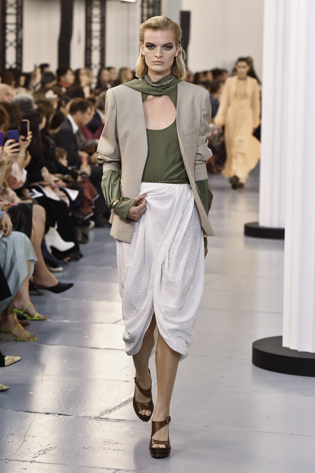 Fashion Week Paris Spring/Summer 2020 look 10 from the Chloé collection 女装