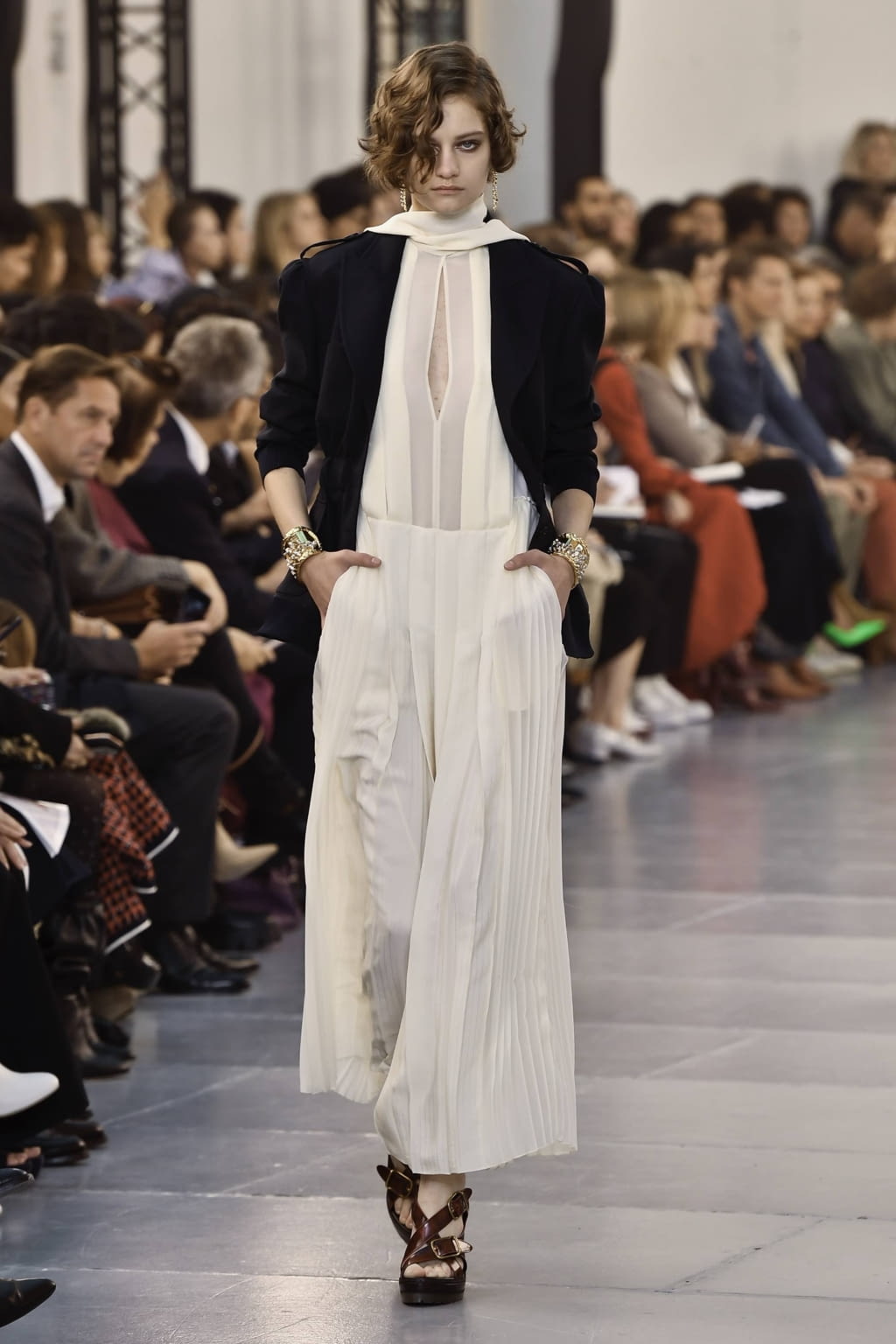 Fashion Week Paris Spring/Summer 2020 look 13 from the Chloé collection womenswear