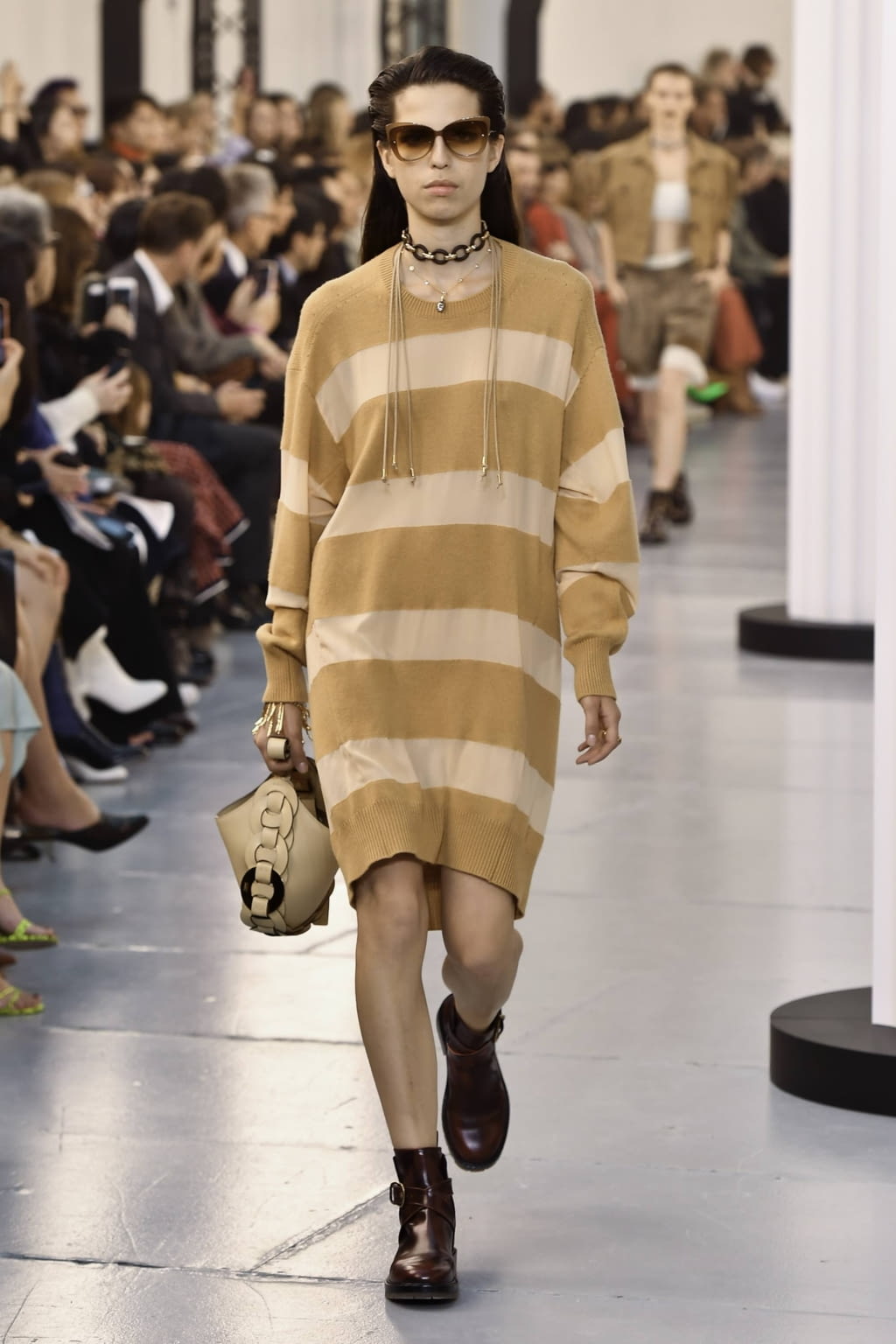 Fashion Week Paris Spring/Summer 2020 look 23 from the Chloé collection womenswear