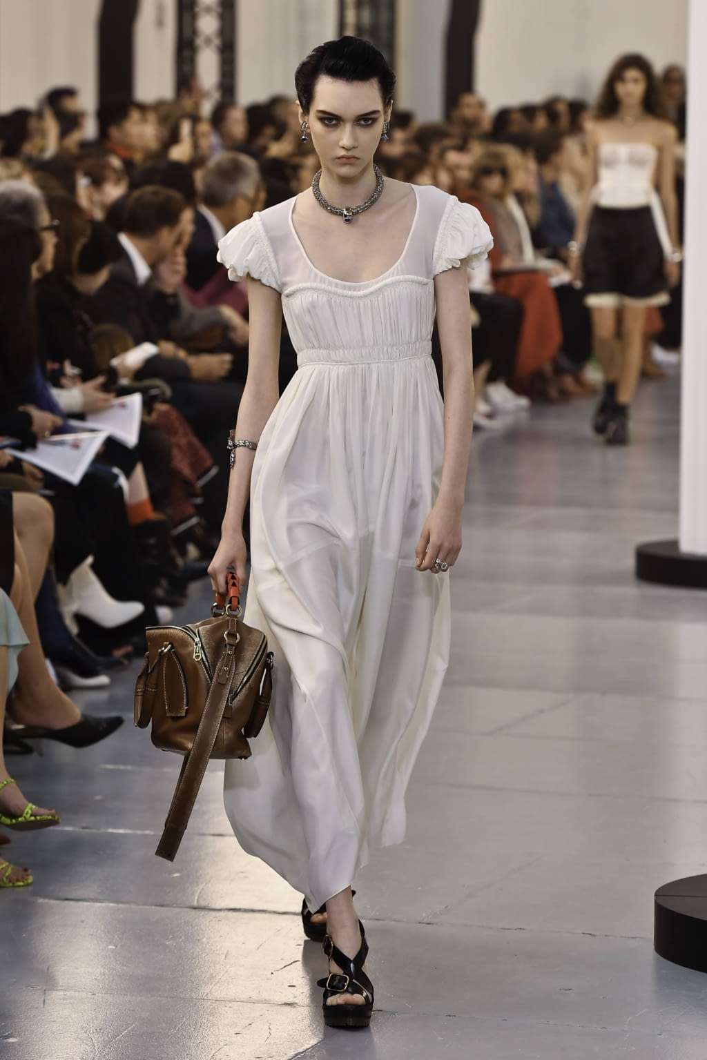 Fashion Week Paris Spring/Summer 2020 look 29 from the Chloé collection 女装
