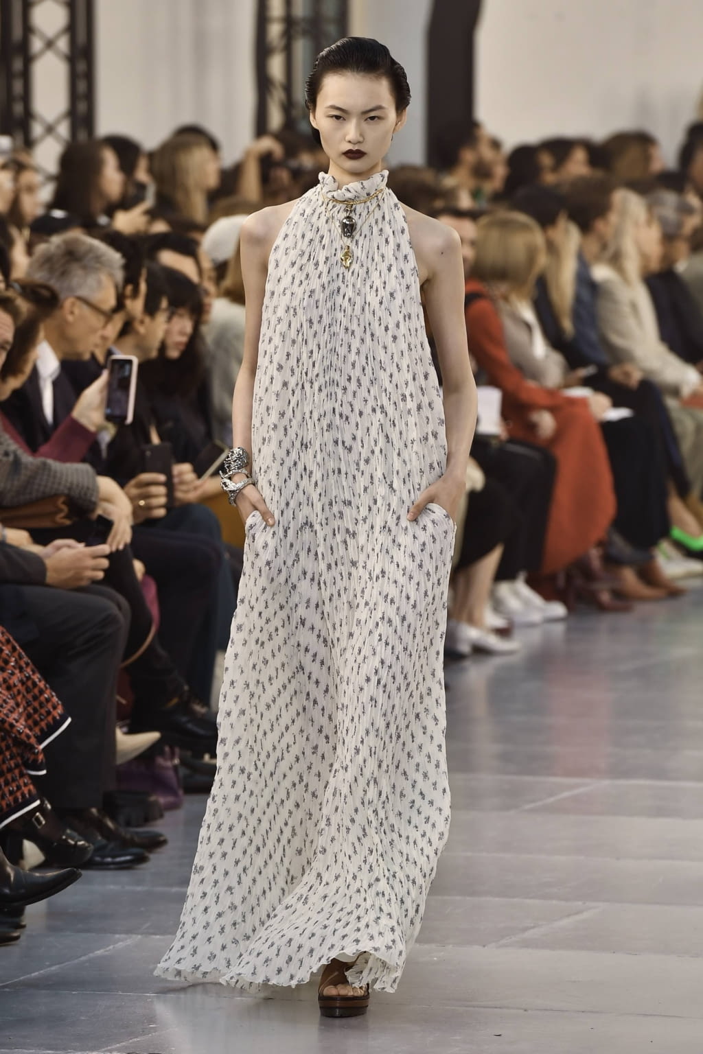 Fashion Week Paris Spring/Summer 2020 look 34 from the Chloé collection 女装