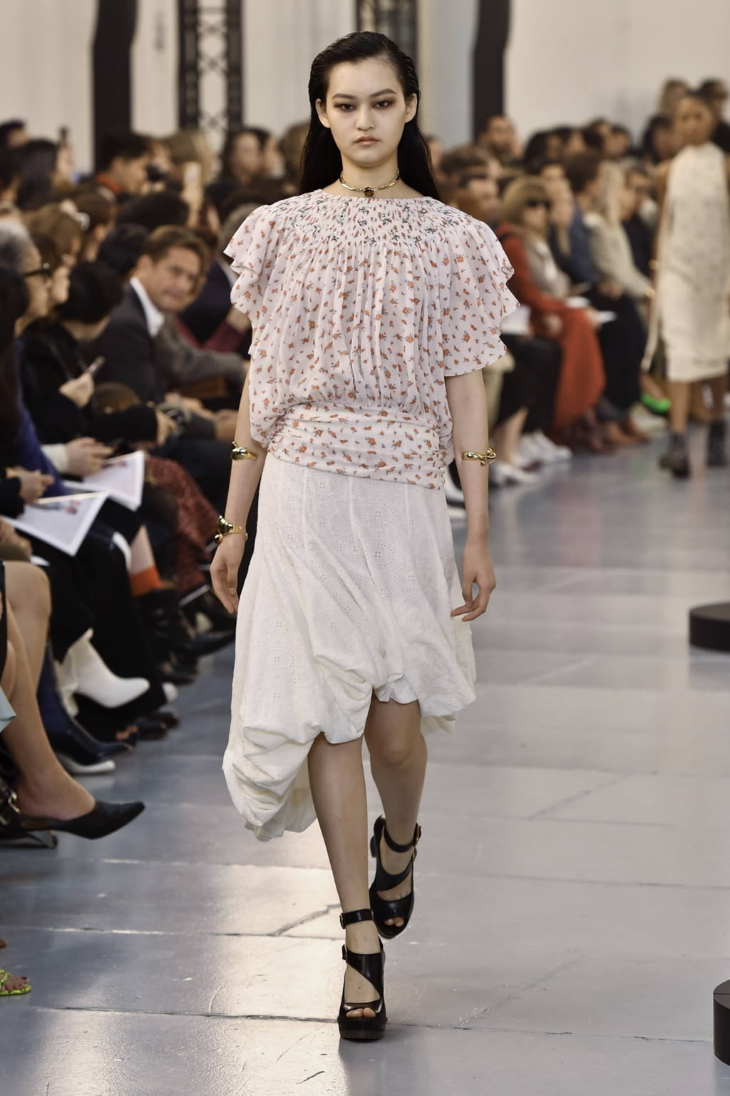 Fashion Week Paris Spring/Summer 2020 look 35 de la collection Chloé womenswear