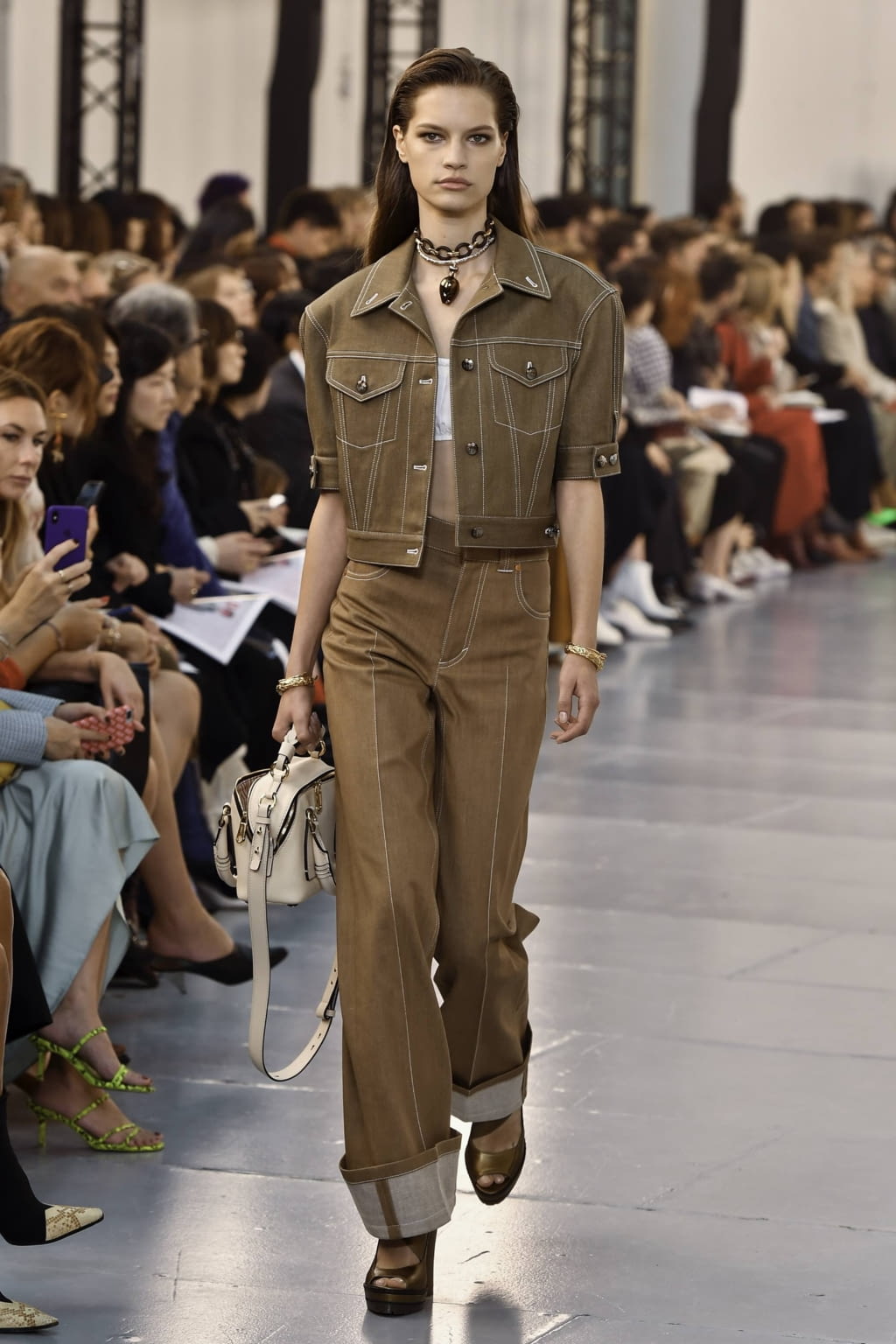 Fashion Week Paris Spring/Summer 2020 look 38 from the Chloé collection 女装