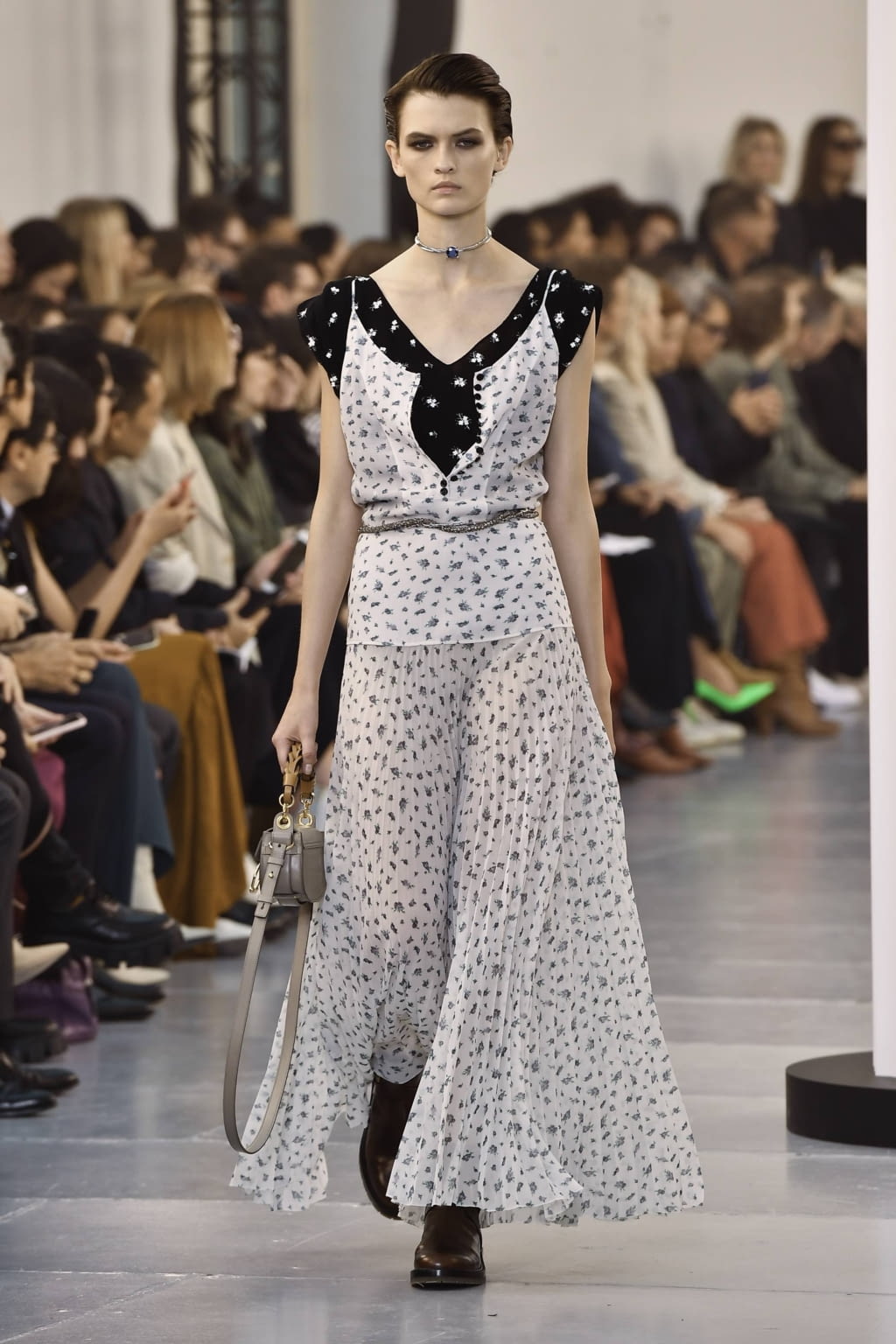 Fashion Week Paris Spring/Summer 2020 look 44 from the Chloé collection 女装