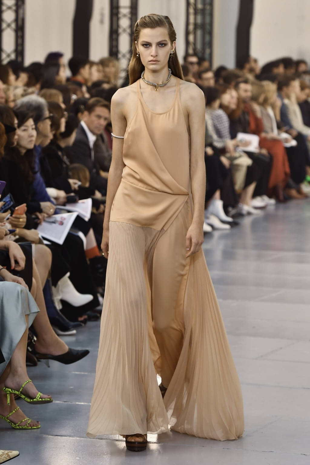 Fashion Week Paris Spring/Summer 2020 look 49 from the Chloé collection 女装