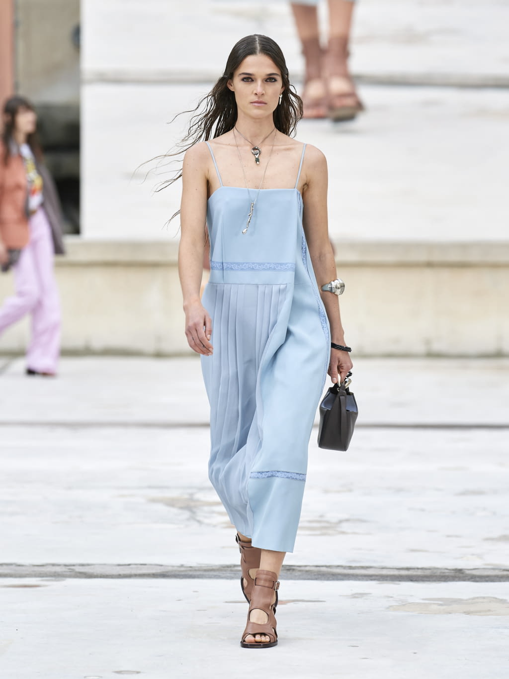 Fashion Week Paris Spring/Summer 2021 look 2 from the Chloé collection womenswear