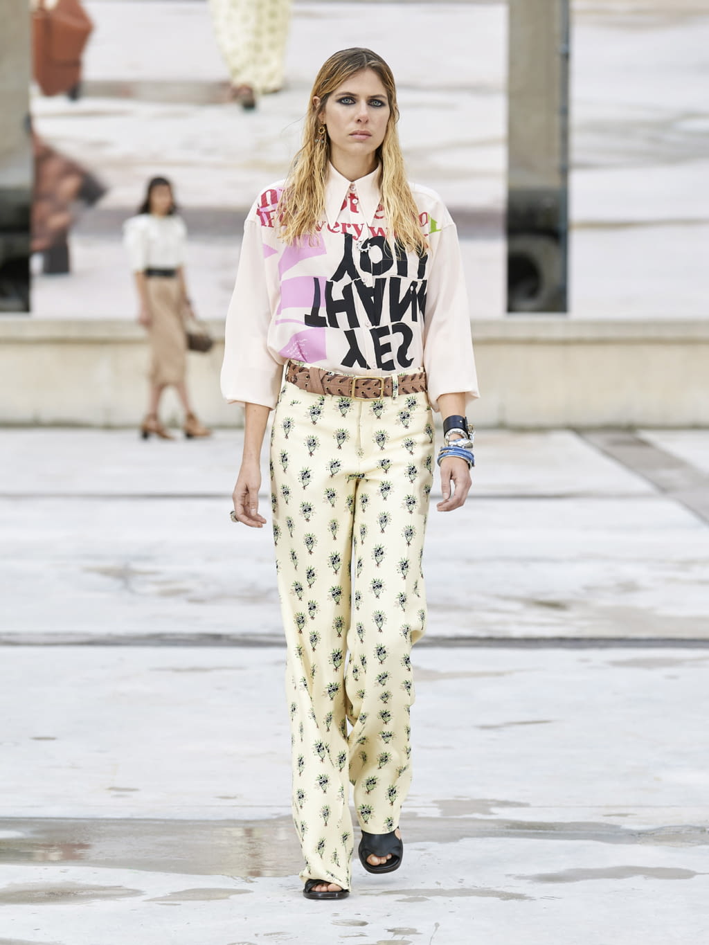 Fashion Week Paris Spring/Summer 2021 look 15 from the Chloé collection womenswear