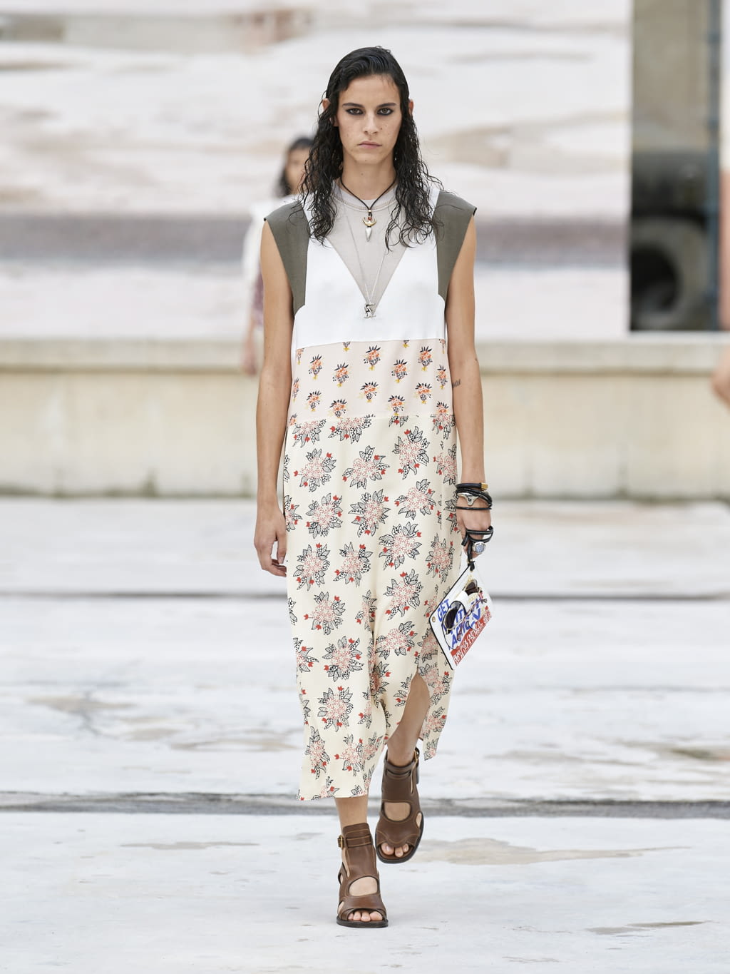 Fashion Week Paris Spring/Summer 2021 look 16 from the Chloé collection womenswear