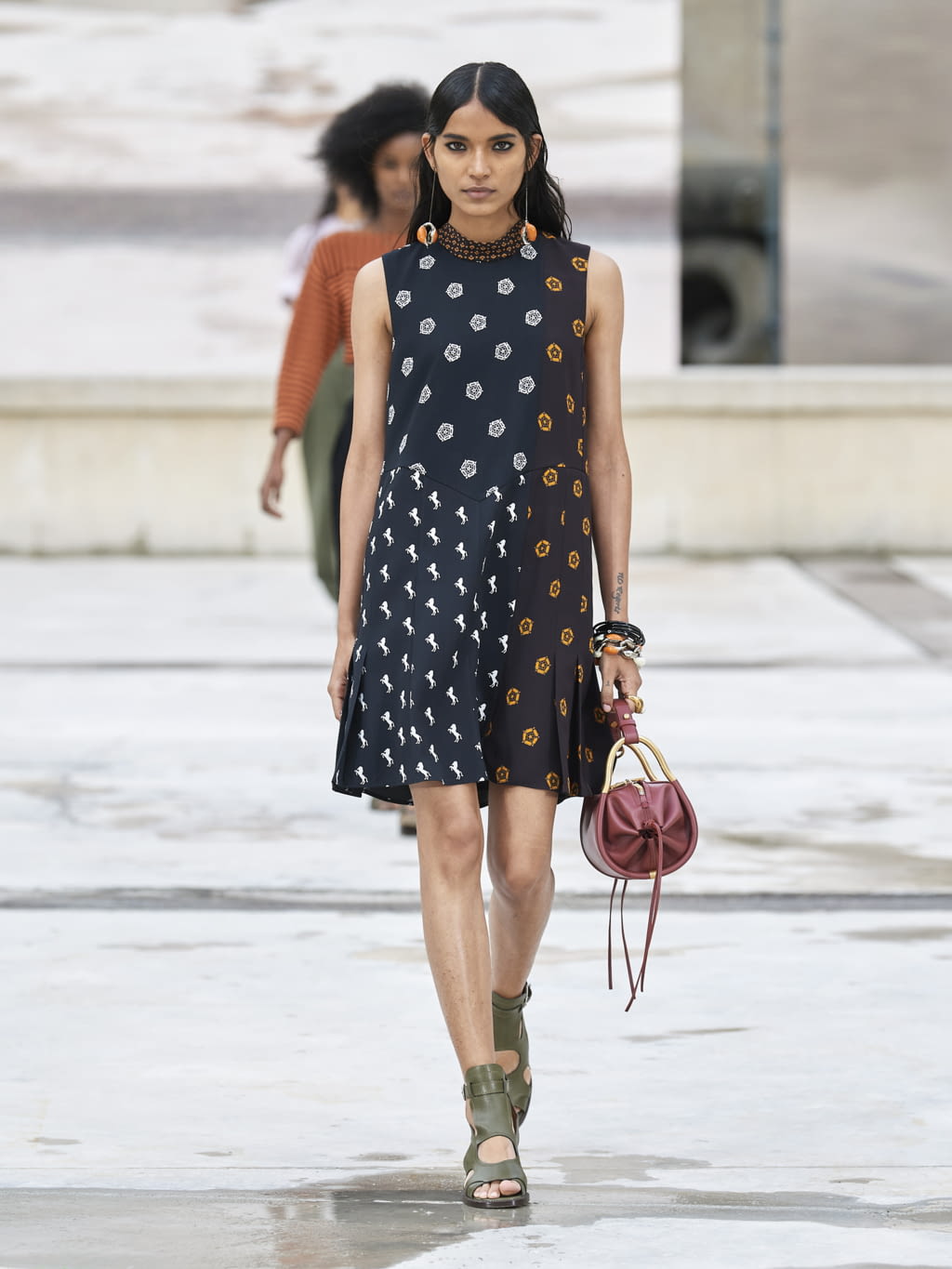 Fashion Week Paris Spring/Summer 2021 look 22 from the Chloé collection womenswear