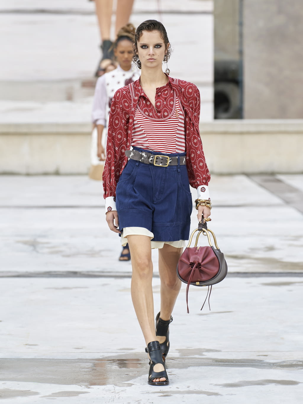 Fashion Week Paris Spring/Summer 2021 look 25 from the Chloé collection womenswear