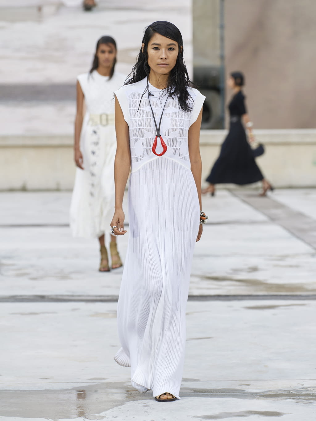 Fashion Week Paris Spring/Summer 2021 look 34 from the Chloé collection womenswear