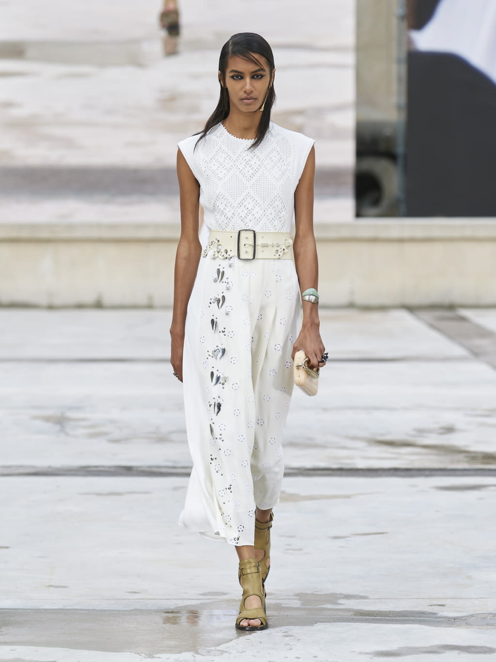 Fashion Week Paris Spring/Summer 2021 look 35 from the Chloé collection womenswear