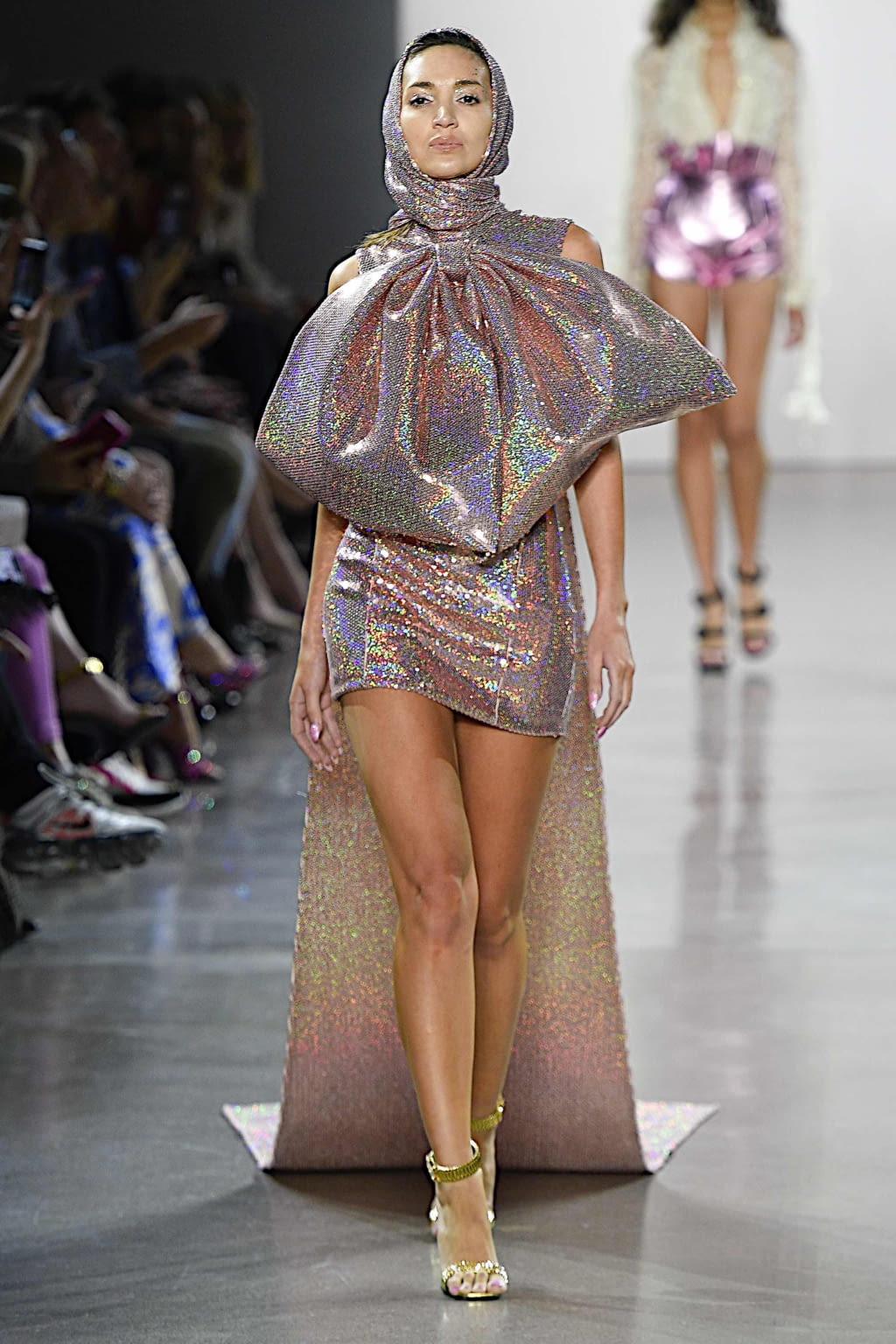 Fashion Week New York Spring/Summer 2020 look 19 de la collection Christian Cowan womenswear