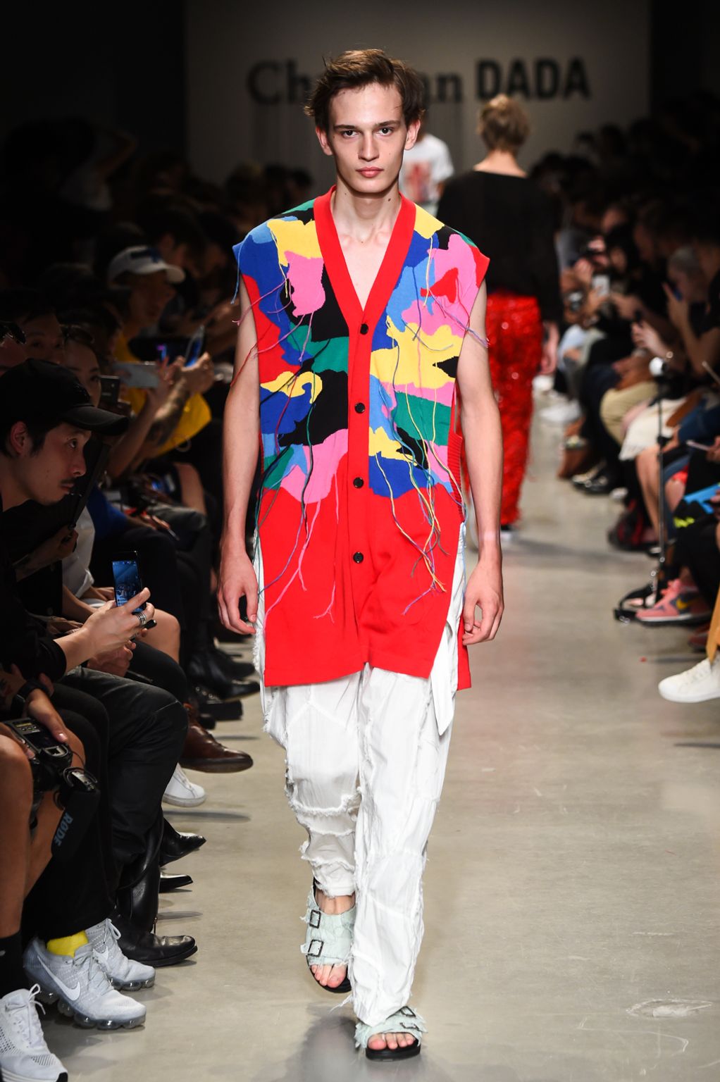 Fashion Week Paris Spring/Summer 2018 look 15 from the Christian Dada collection 男装