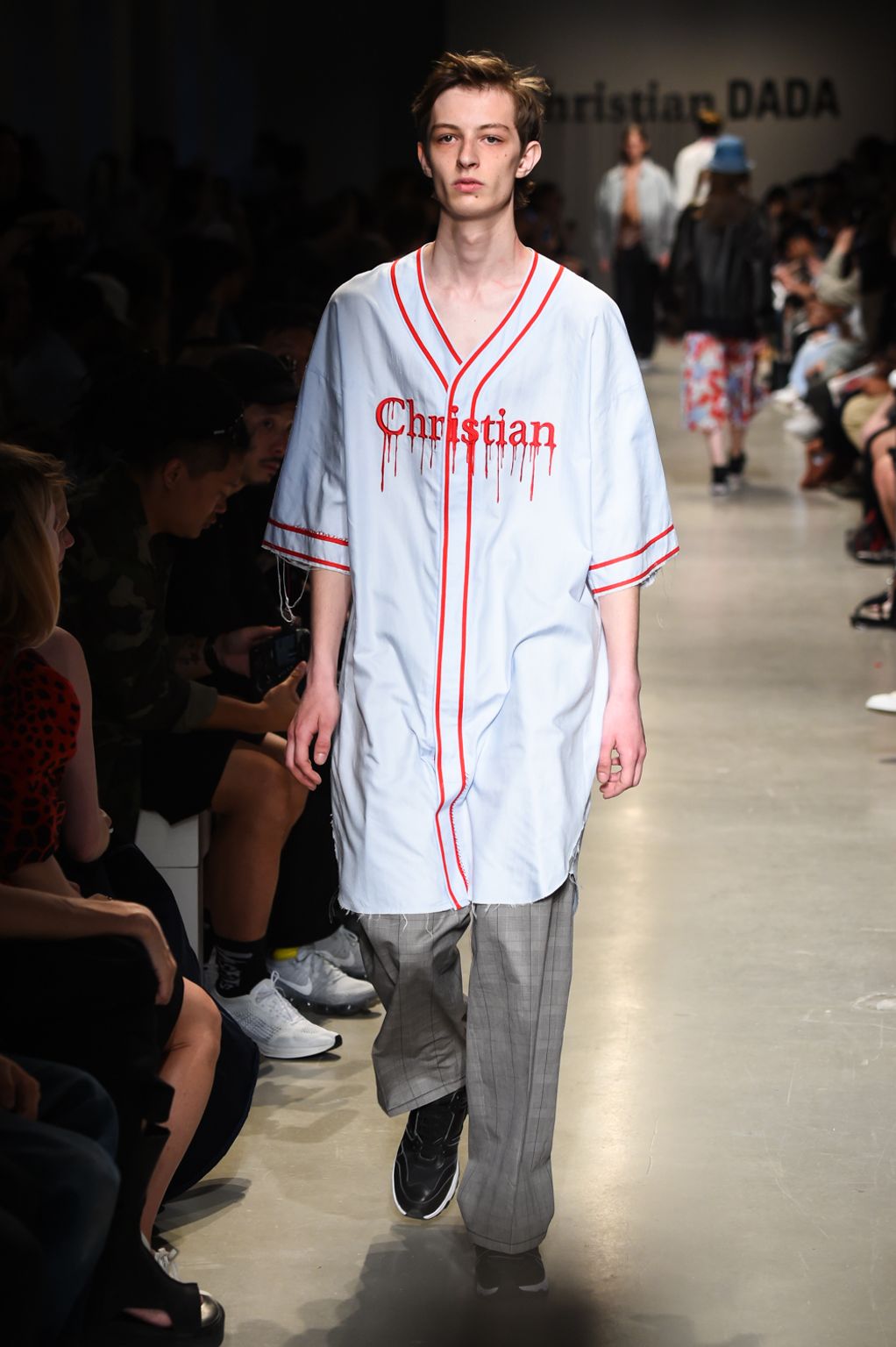 Fashion Week Paris Spring/Summer 2018 look 28 de la collection Christian Dada menswear