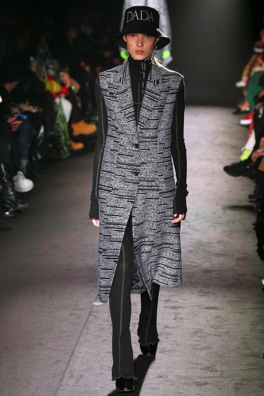 Fashion Week Paris Fall/Winter 2019 look 32 from the Christian Dada collection 男装