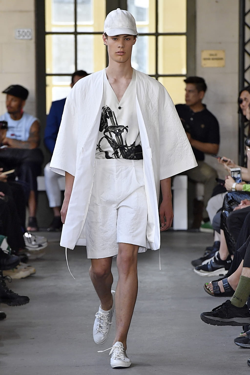 Fashion Week Paris Spring/Summer 2019 look 30 from the Christian Dada collection 男装