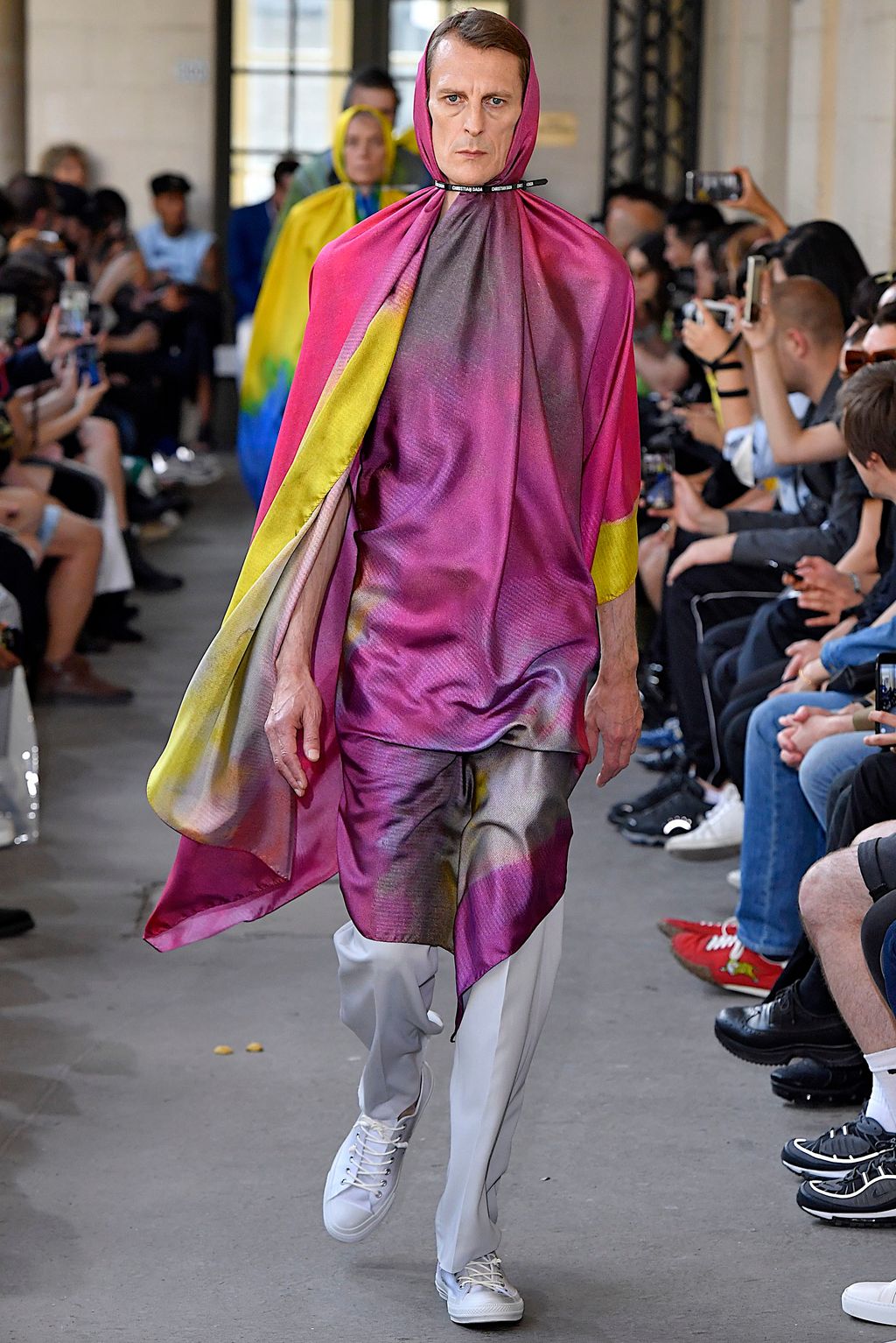 Fashion Week Paris Spring/Summer 2019 look 52 from the Christian Dada collection 男装