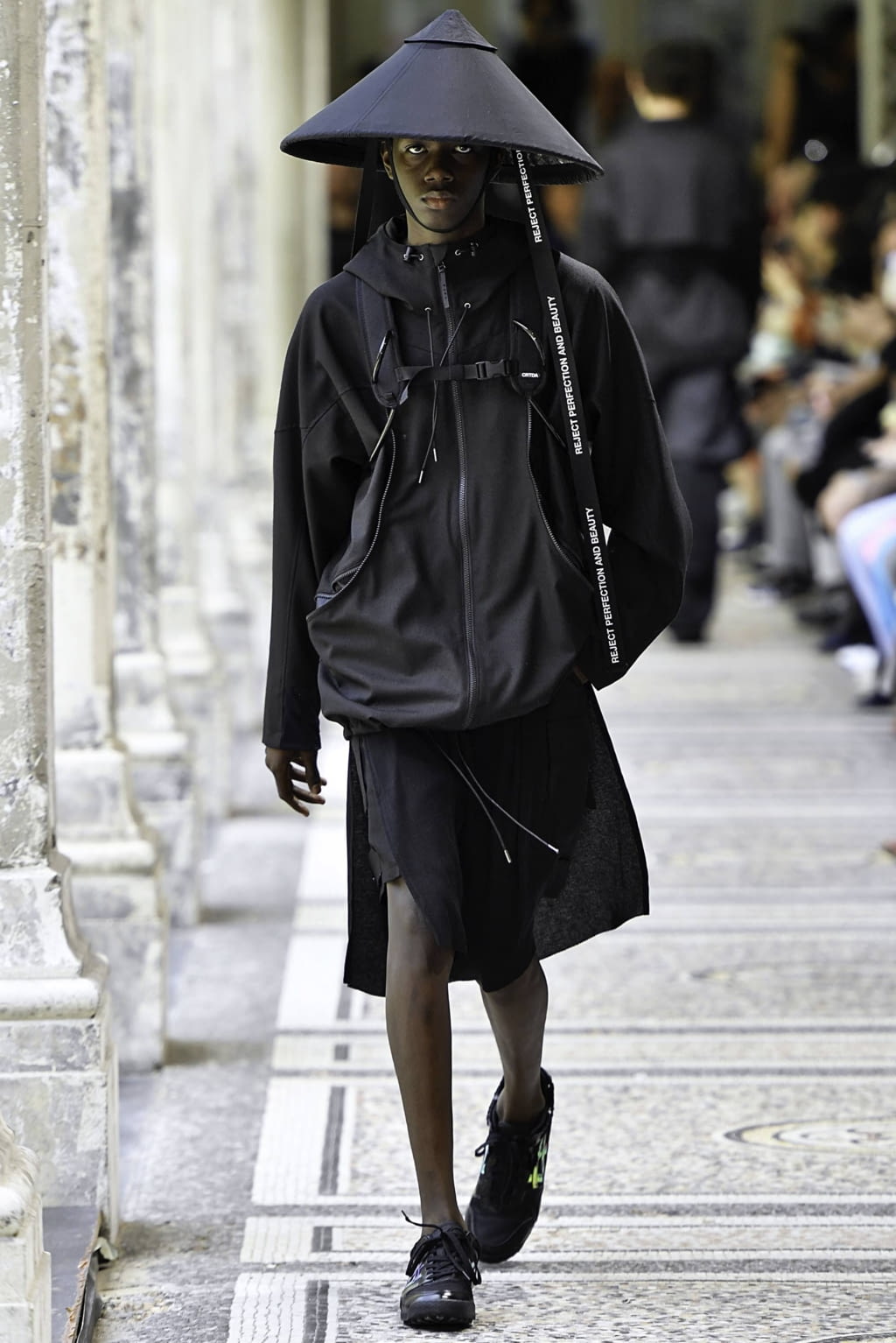 Fashion Week Paris Spring/Summer 2020 look 7 from the Christian Dada collection 男装