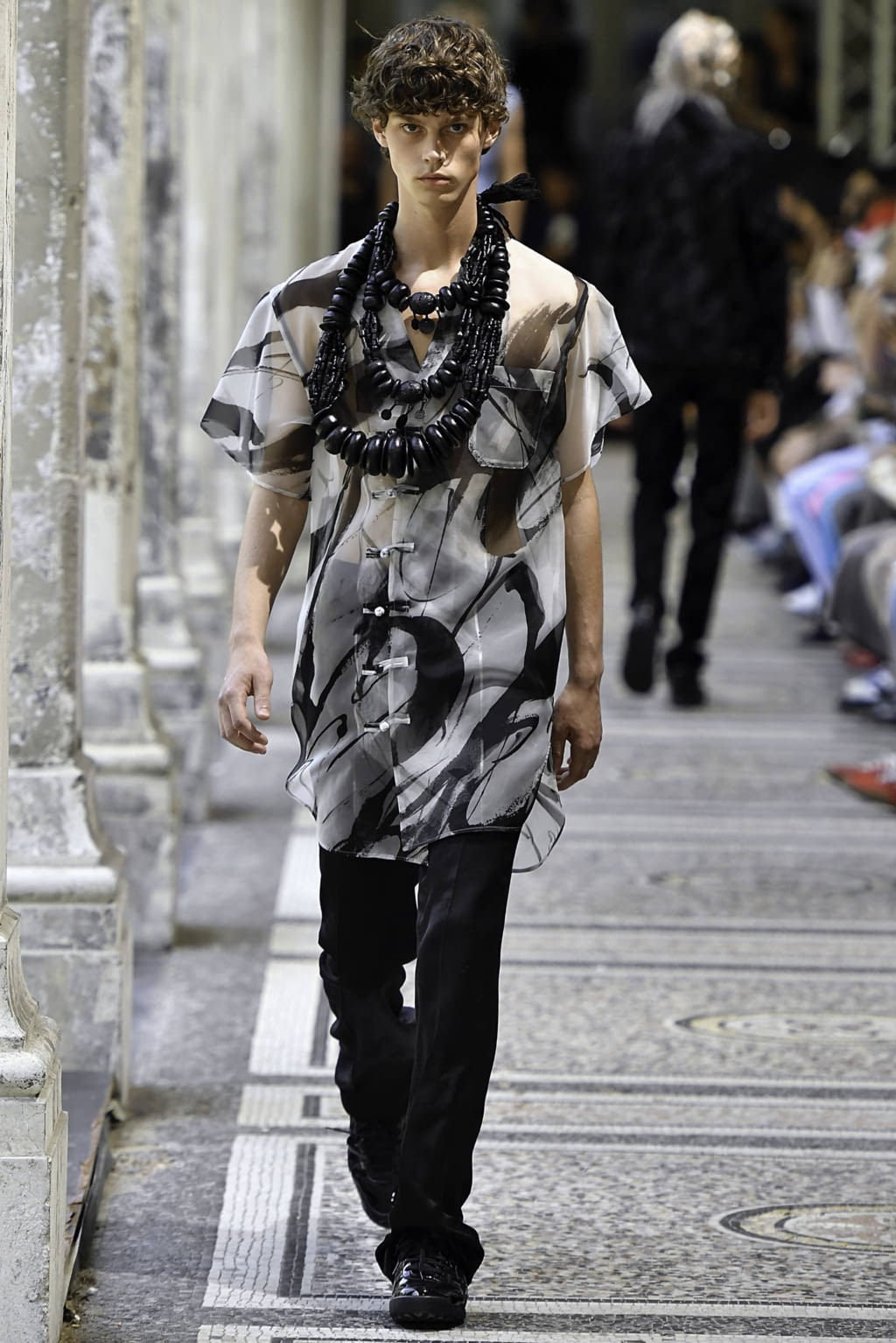 Fashion Week Paris Spring/Summer 2020 look 27 from the Christian Dada collection 男装