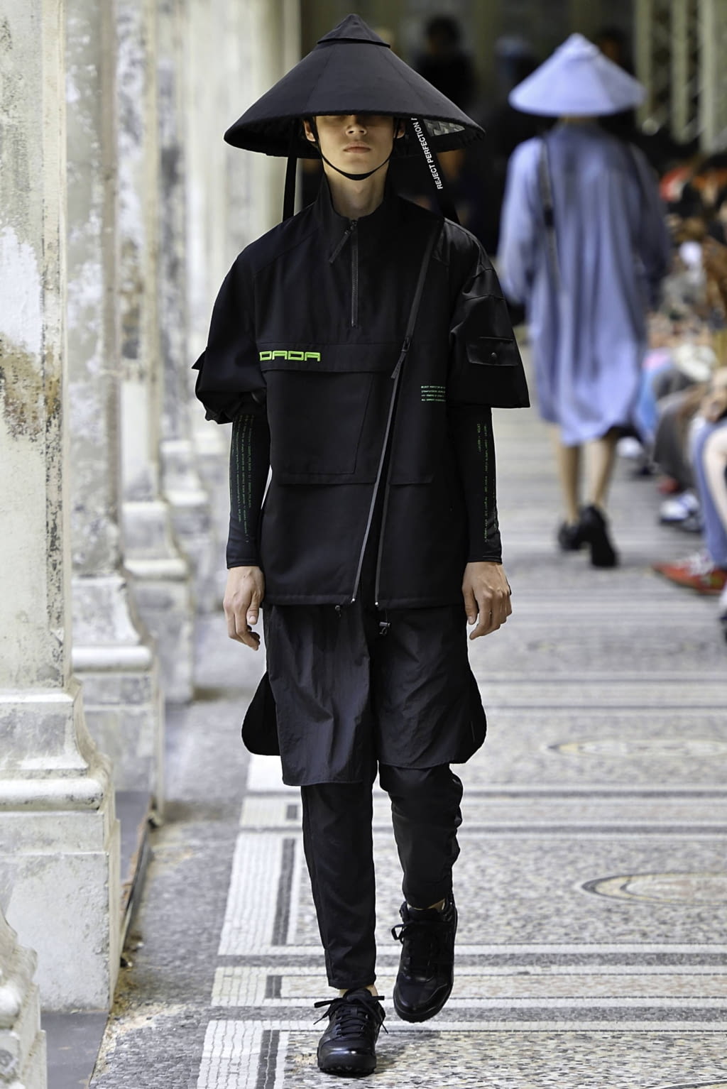 Fashion Week Paris Spring/Summer 2020 look 30 from the Christian Dada collection 男装