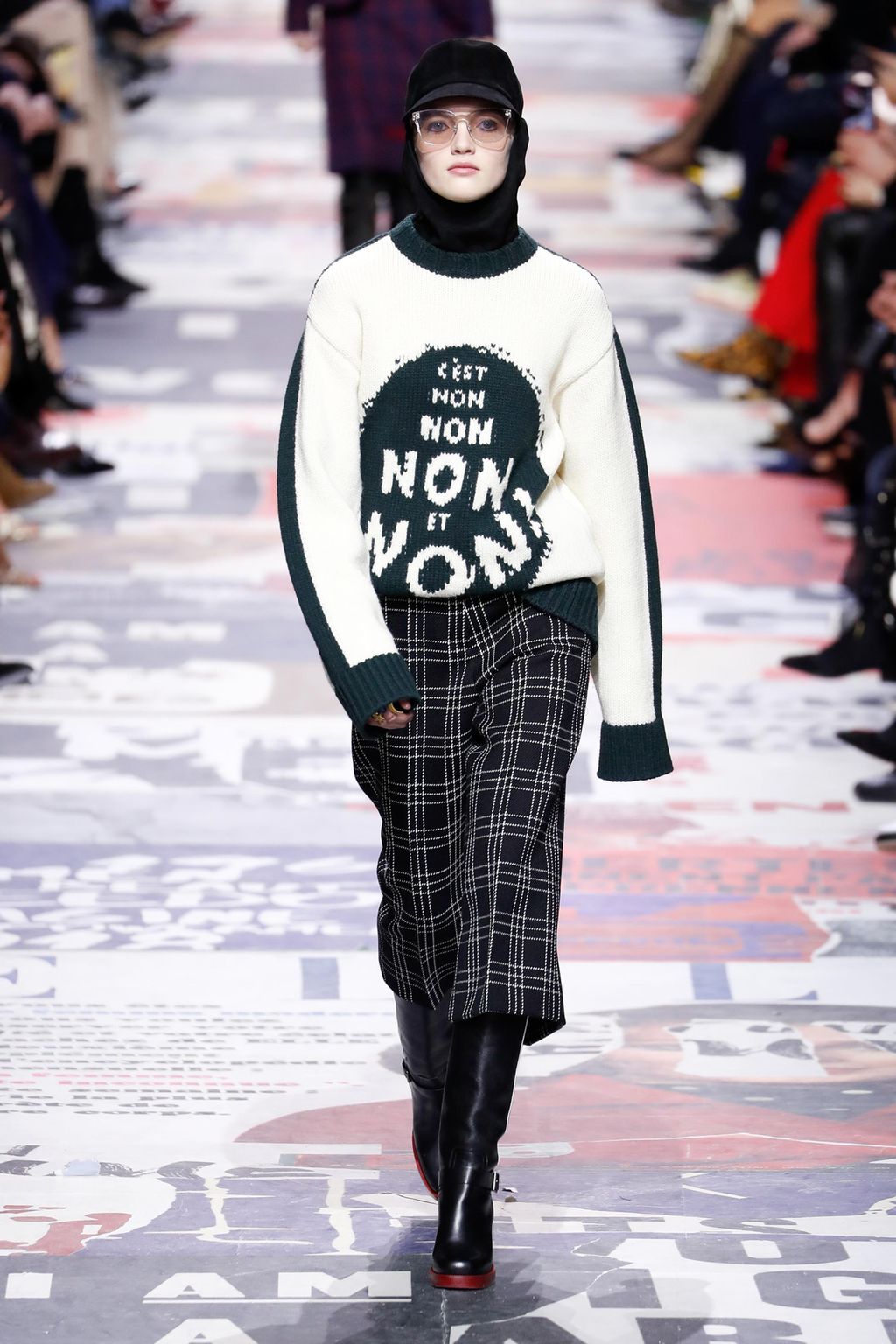 Fashion Week Paris Fall/Winter 2018 look 1 from the Christian Dior collection 女装