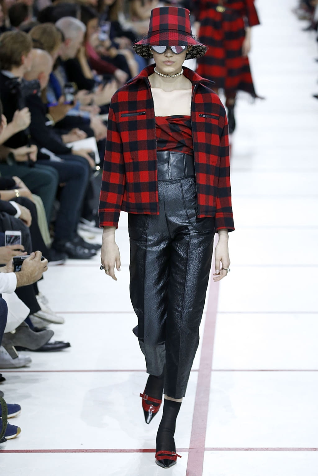 Fashion Week Paris Fall/Winter 2019 look 22 from the Christian Dior collection womenswear