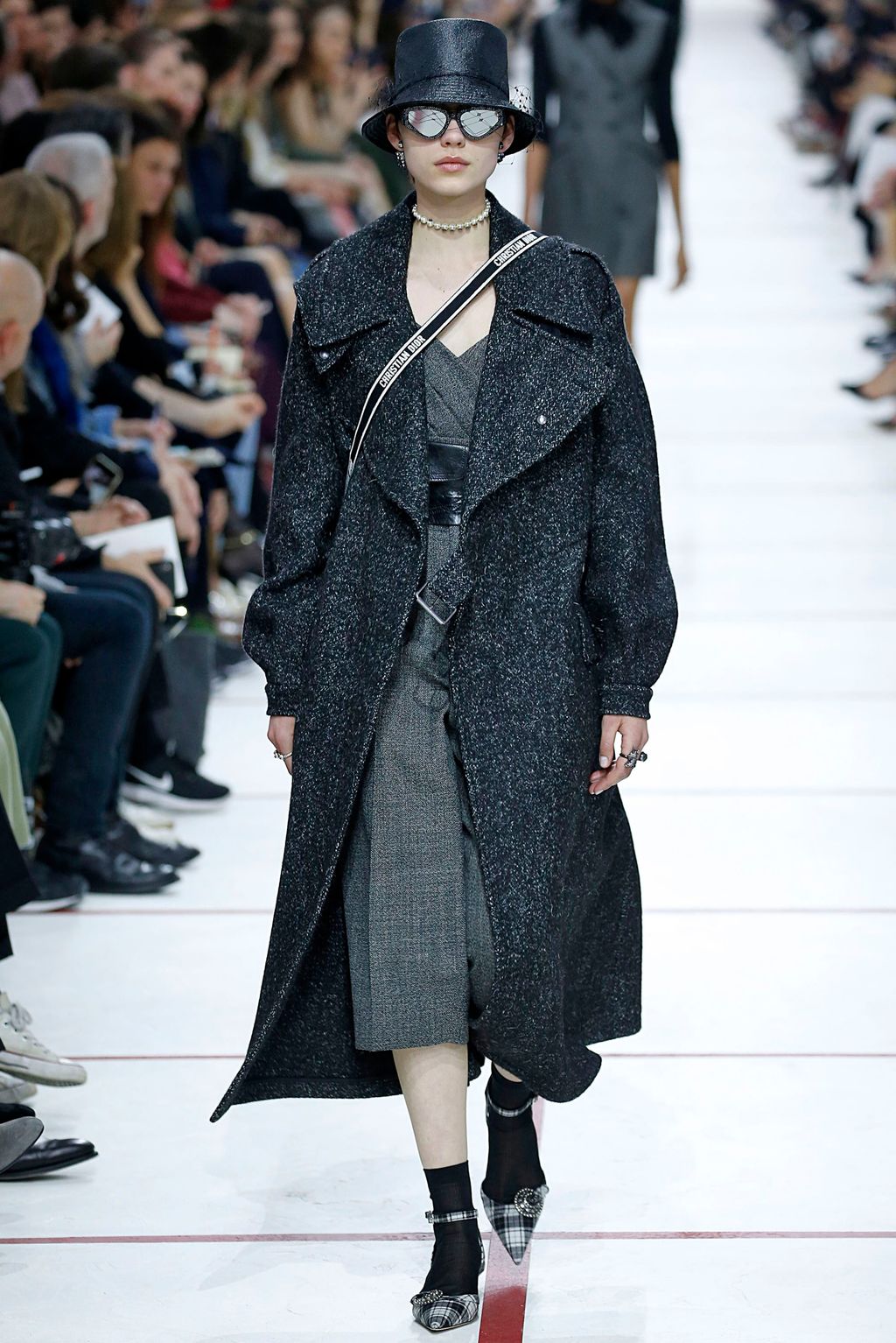 Fashion Week Paris Fall/Winter 2019 look 27 from the Christian Dior collection 女装