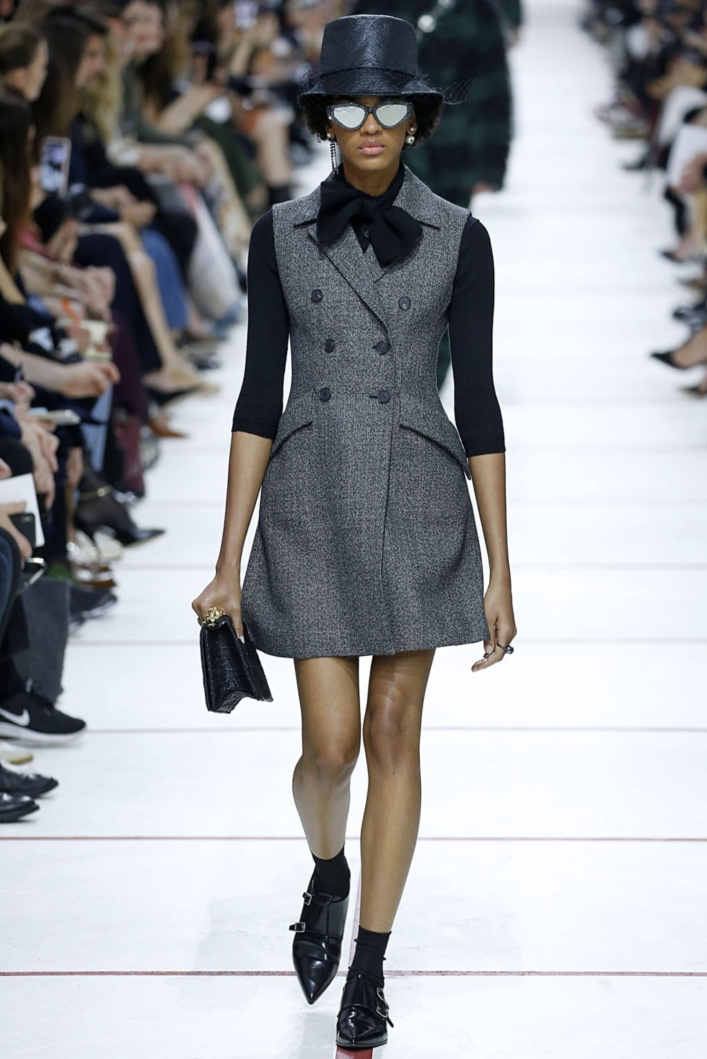 Fashion Week Paris Fall/Winter 2019 look 28 from the Christian Dior collection womenswear