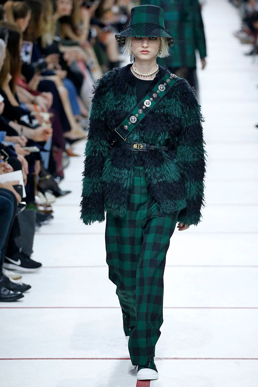 Fashion Week Paris Fall/Winter 2019 look 29 from the Christian Dior collection womenswear