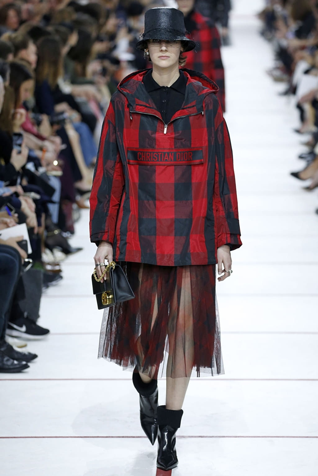 Fashion Week Paris Fall/Winter 2019 look 33 from the Christian Dior collection 女装