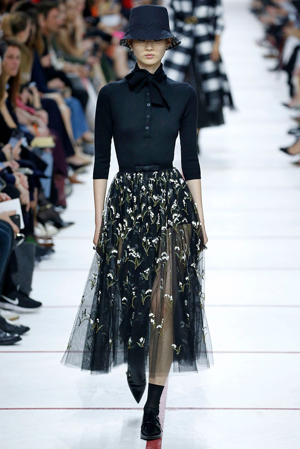 Fashion Week Paris Fall/Winter 2019 look 36 from the Christian Dior collection 女装