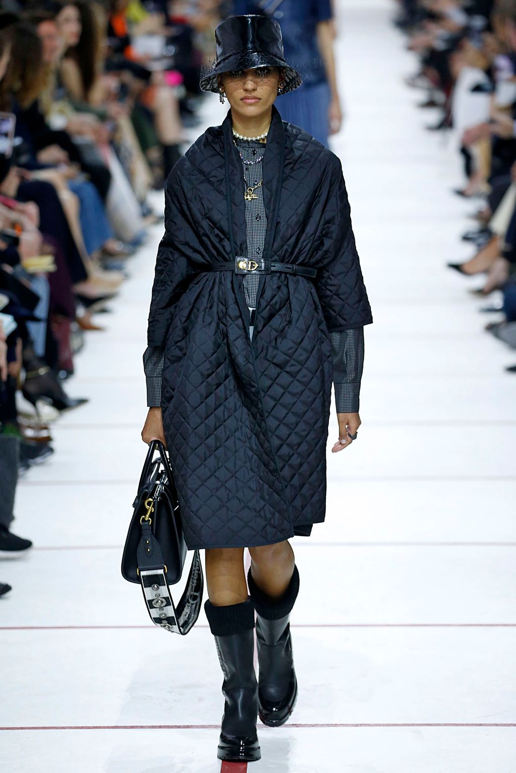Fashion Week Paris Fall/Winter 2019 look 40 from the Christian Dior collection womenswear