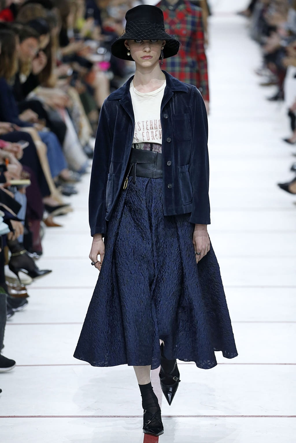 Fashion Week Paris Fall/Winter 2019 look 48 from the Christian Dior collection womenswear