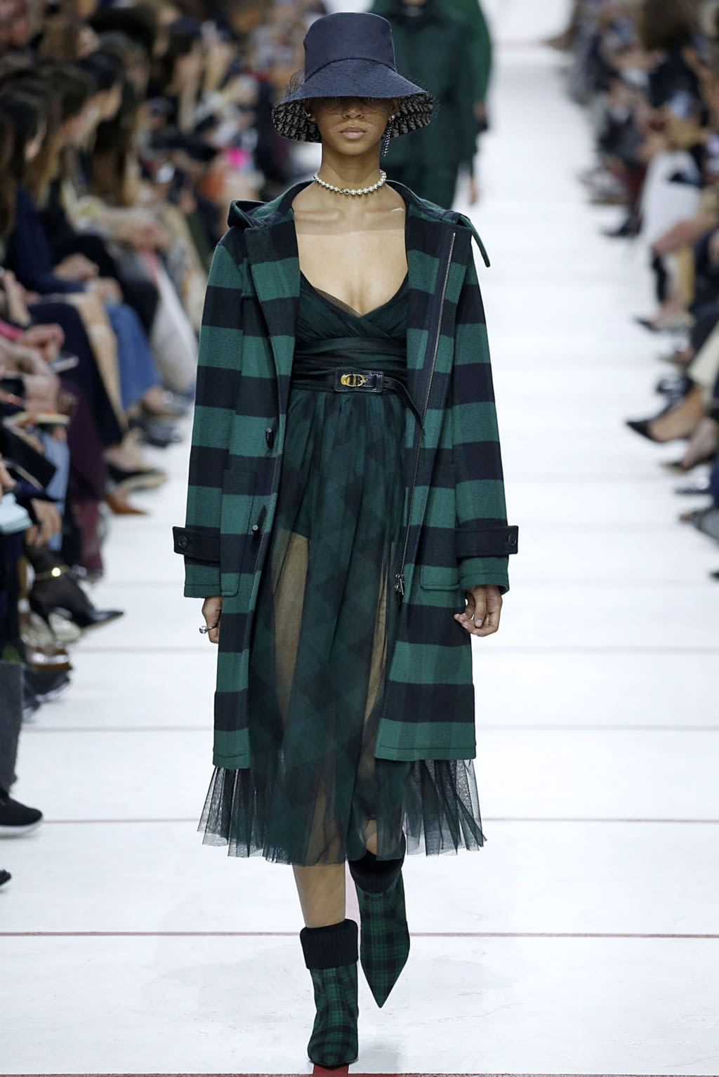 Fashion Week Paris Fall/Winter 2019 look 51 from the Christian Dior collection womenswear