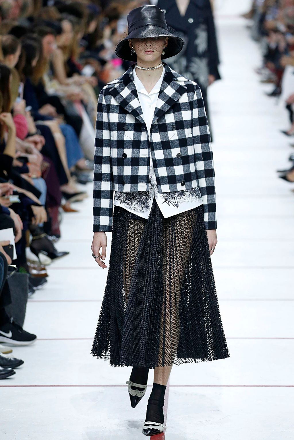 Fashion Week Paris Fall/Winter 2019 look 55 from the Christian Dior collection womenswear