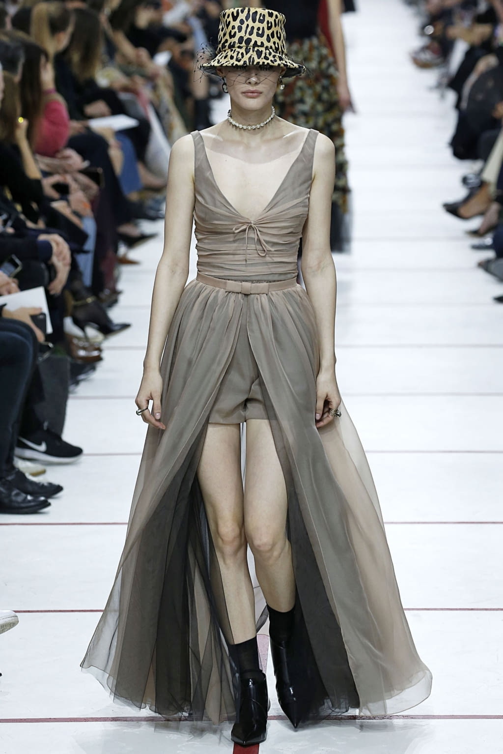 Fashion Week Paris Fall/Winter 2019 look 81 de la collection Christian Dior womenswear