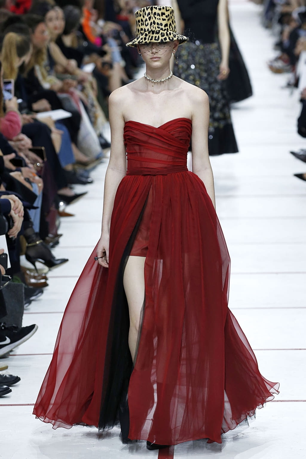 Fashion Week Paris Fall/Winter 2019 look 83 from the Christian Dior collection 女装