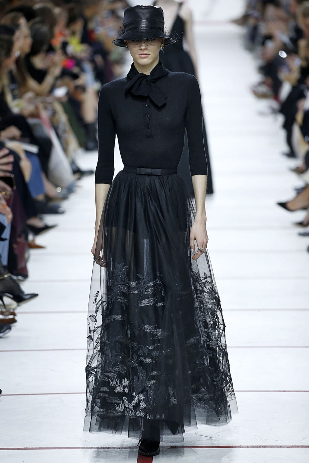 Fashion Week Paris Fall/Winter 2019 look 88 from the Christian Dior collection 女装