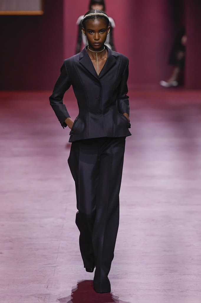 Fashion Week Paris Fall/Winter 2022 look 4 de la collection Christian Dior womenswear