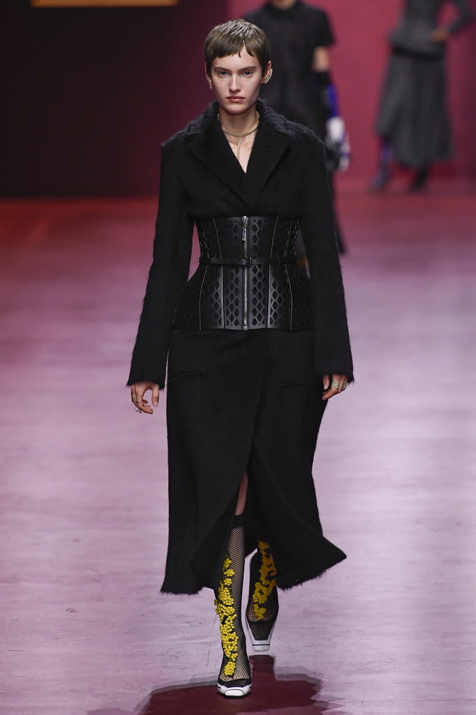 Fashion Week Paris Fall/Winter 2022 look 13 from the Christian Dior collection womenswear