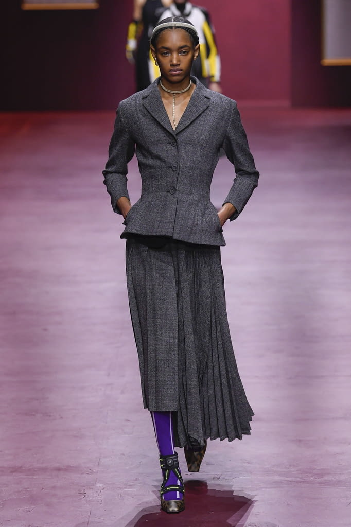 Fashion Week Paris Fall/Winter 2022 look 15 from the Christian Dior collection womenswear