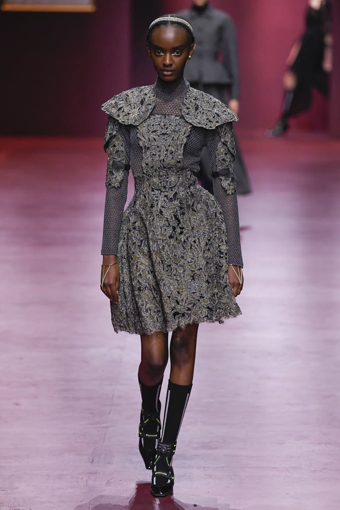Fashion Week Paris Fall/Winter 2022 look 23 de la collection Christian Dior womenswear