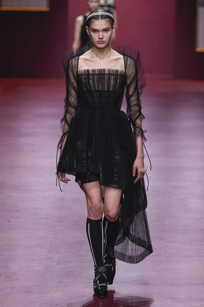 Fashion Week Paris Fall/Winter 2022 look 25 from the Christian Dior collection 女装