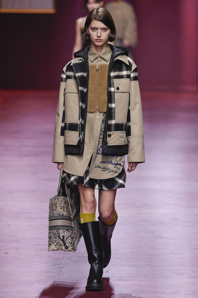 Fashion Week Paris Fall/Winter 2022 look 28 de la collection Christian Dior womenswear