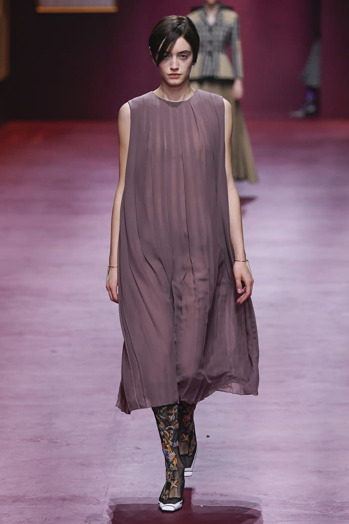 Fashion Week Paris Fall/Winter 2022 look 37 de la collection Christian Dior womenswear