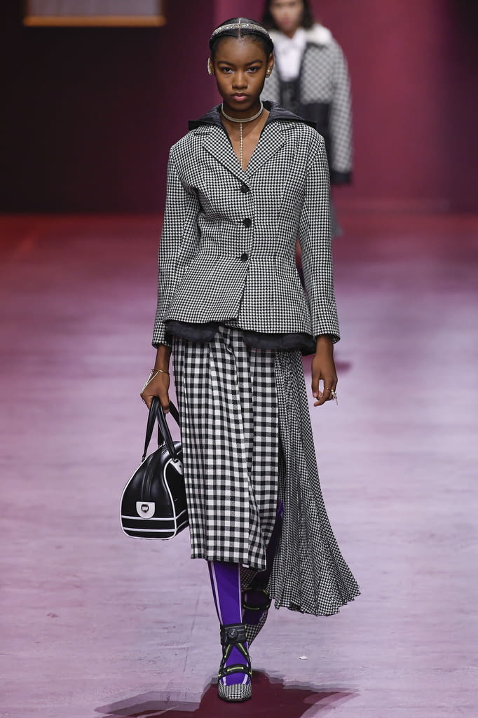 Fashion Week Paris Fall/Winter 2022 look 45 from the Christian Dior collection womenswear