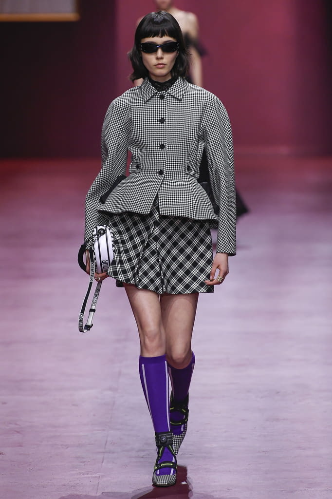 Fashion Week Paris Fall/Winter 2022 look 47 from the Christian Dior collection womenswear