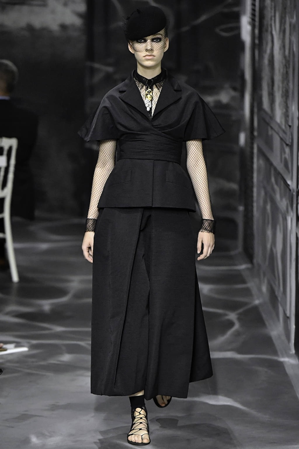 Fashion Week Paris Fall/Winter 2019 look 17 from the Christian Dior collection 高级定制