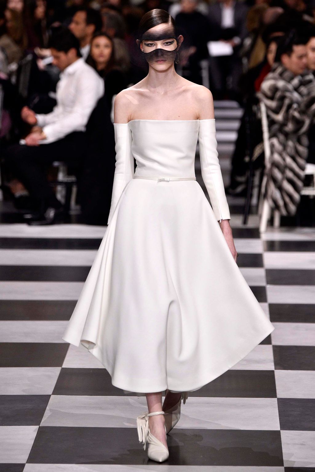 Fashion Week Paris Spring/Summer 2018 look 9 from the Christian Dior collection couture